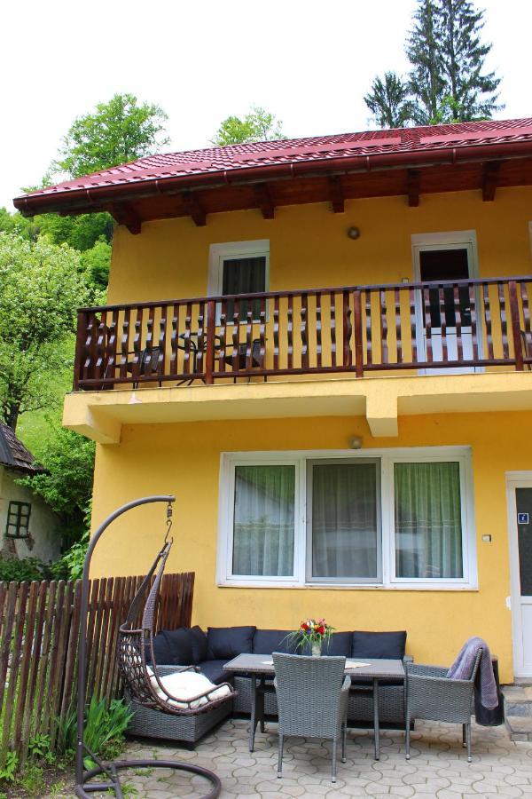Casuta De Langa Padure Hotel Moeciu De Sus Bagian luar foto
