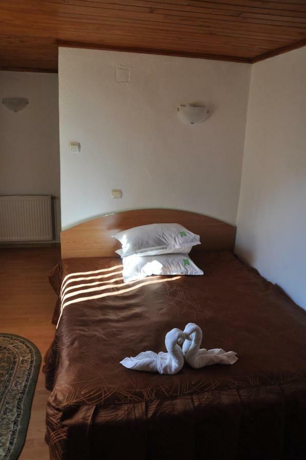 Casuta De Langa Padure Hotel Moeciu De Sus Bagian luar foto
