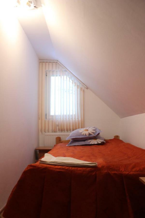 Casuta De Langa Padure Hotel Moeciu De Sus Bagian luar foto