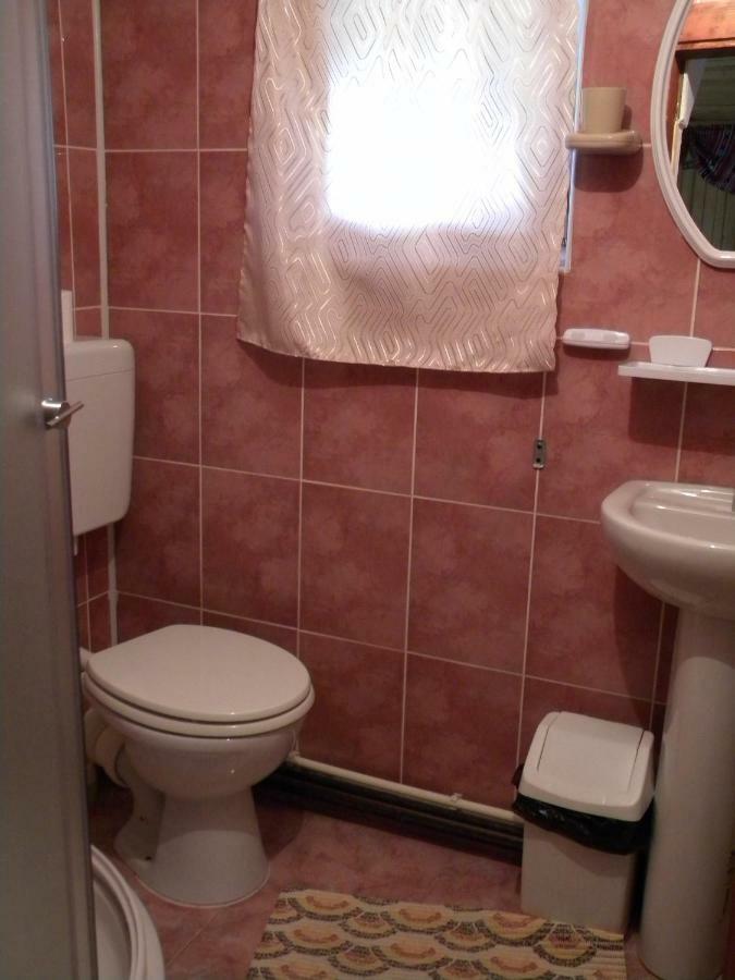 Casuta De Langa Padure Hotel Moeciu De Sus Bagian luar foto