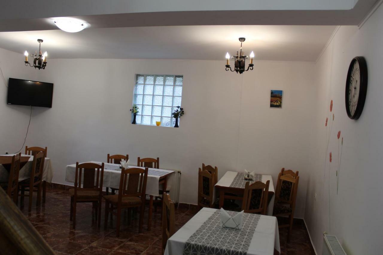 Casuta De Langa Padure Hotel Moeciu De Sus Bagian luar foto